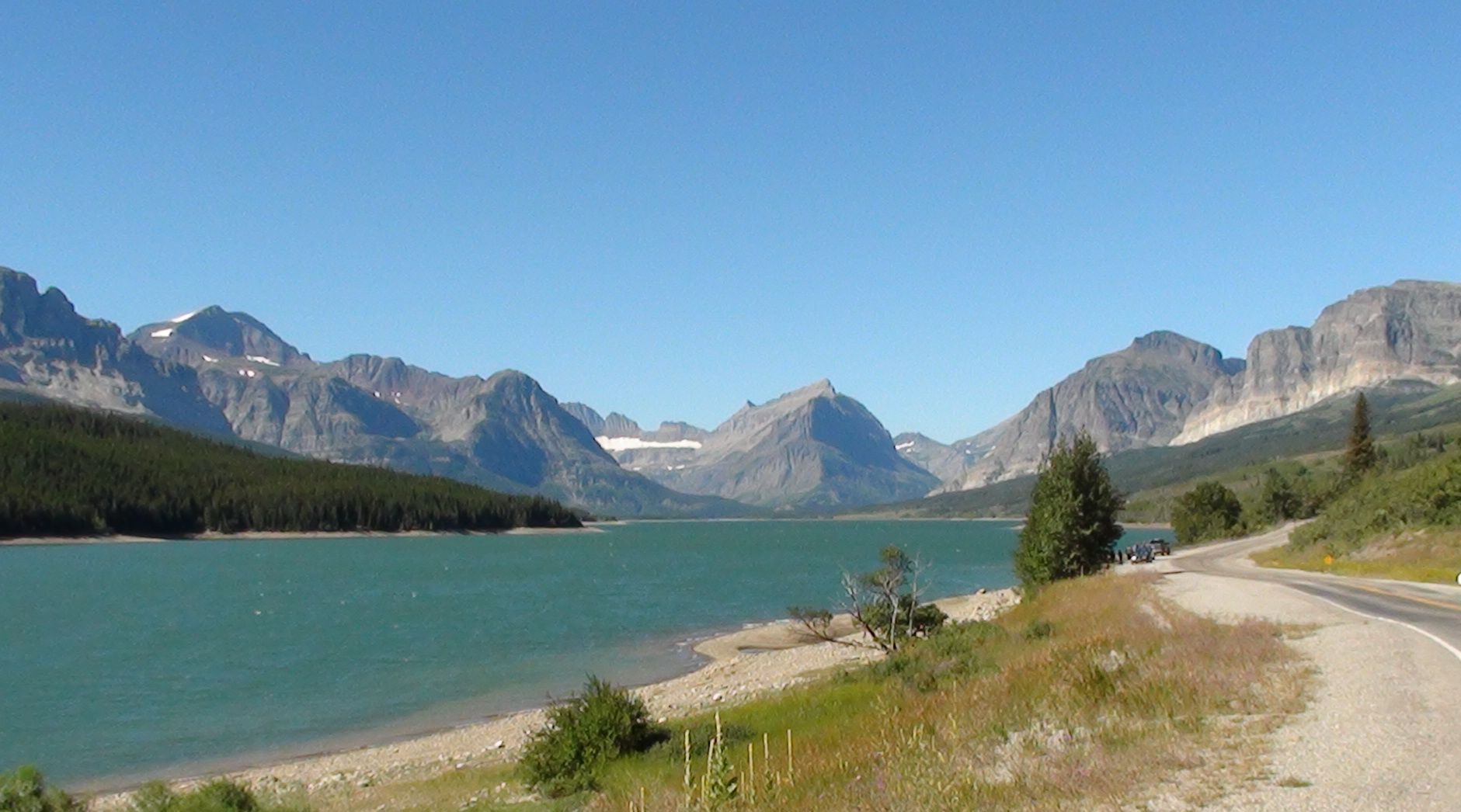Glacier-Many-Glacier-panarama.htm